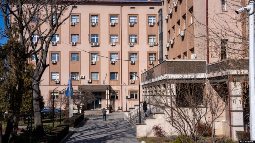 nxenesit e prishtines dhe fshatrave perreth po behen me transport kaq eshte vlera e tenderit 690dfe6e6b8d2