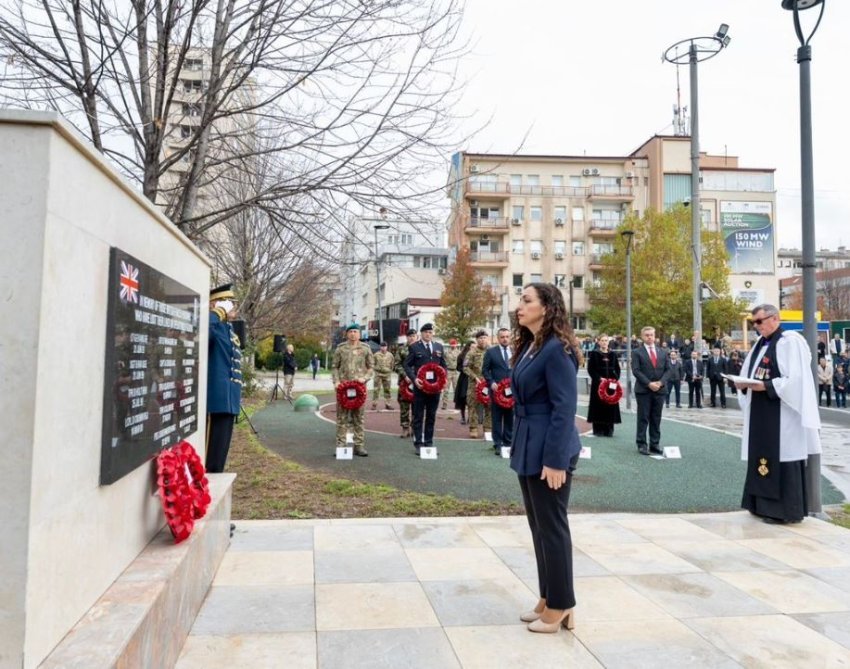 Osmani nderoi ushtarët britanikë në Ditën e Përkujtimit të Mbretërisë së Bashkuar 3 osmani nderoi ushtaret britanike ne diten e perkujtimit te mbreterise se bashkuar 6910d1c29af36
