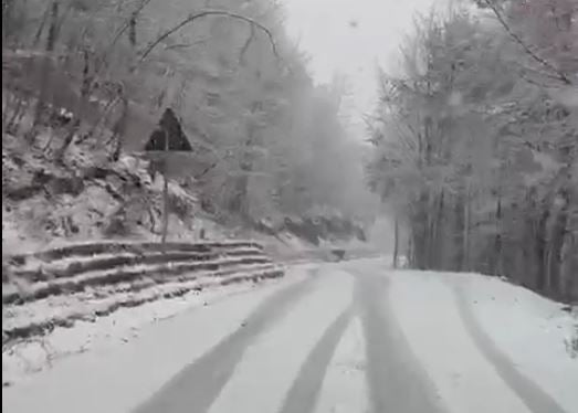 pas reshjeve te shiut nis debora e pare ne theth dhe razme qarkullimi vijon normalisht 6921d9c339f39