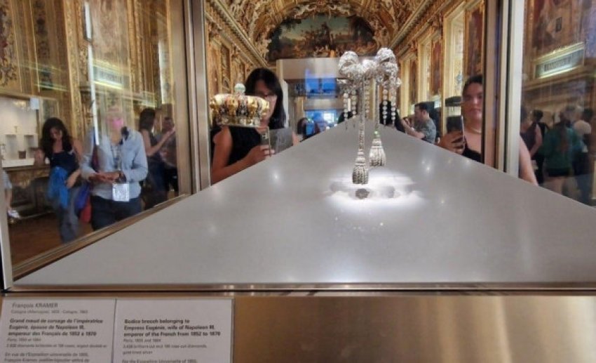 Përfaqësuesi i grabitësve të xhevahireve nga muzeu Luvër kontakton kompaninë izraelite 2 perfaqesuesi i grabitesve te xhevahireve nga muzeu luver kontakton kompanine izraelite 69067f1507be4