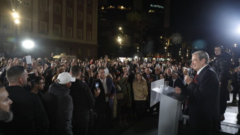 protesta e pd para kryeministrise rruget qe bllokohen 692465d5494a2