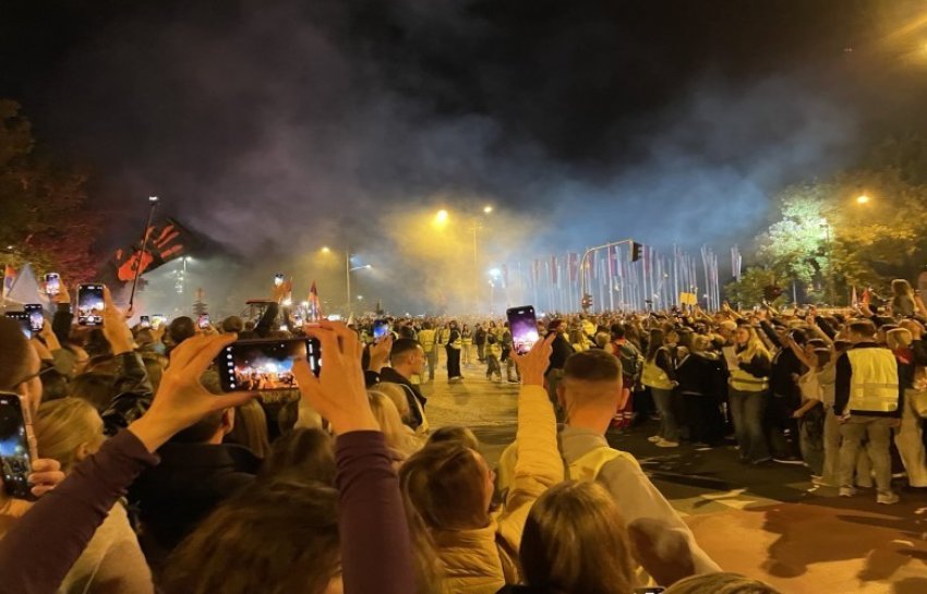 proteste ne novi sad perkujtim per viktimat dhe thirrje per drejtesi 6905d653123d6