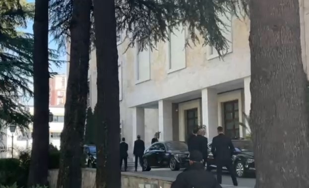 rama mbledh ne kryeministri peleshin ballen dhe kreret e komisioneve parlamentare 690b3d3408732