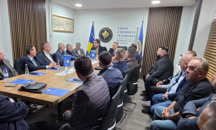 rama takohet me zyrtaret e lidhjes se bizneseve te kosoves 690ba7e41072a