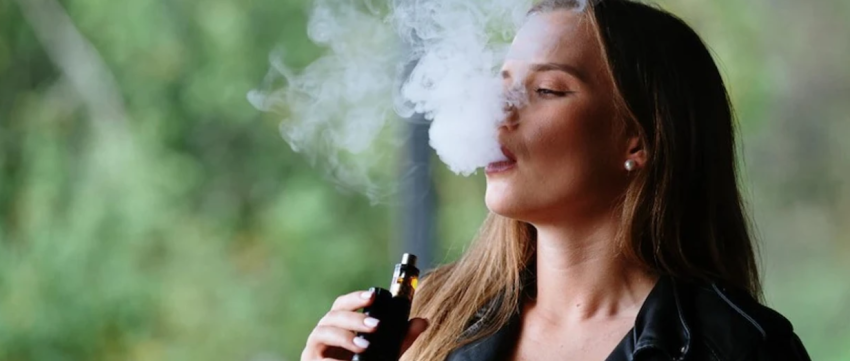 shkencetaret zbuluan ndotje fekale dhe e coli ne cigaret elektronike 69070b7050e10