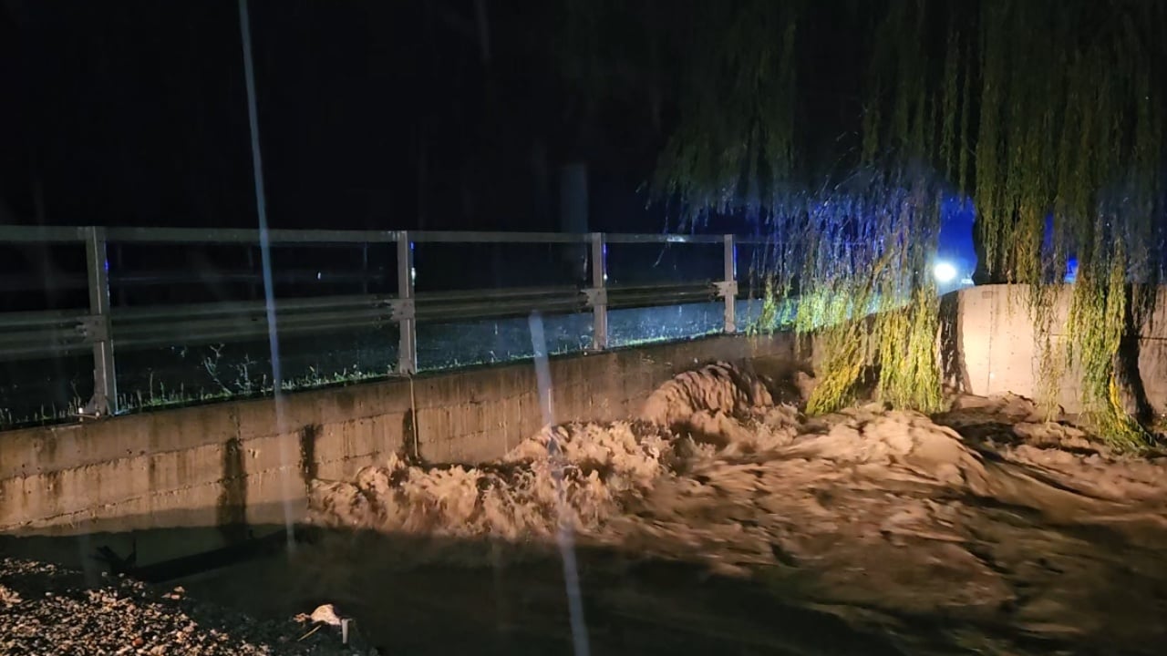 situata e renduar e reshjeve ne korce perroi del nga shtrati dhe rrezikon banesat 691f8b236b0f1