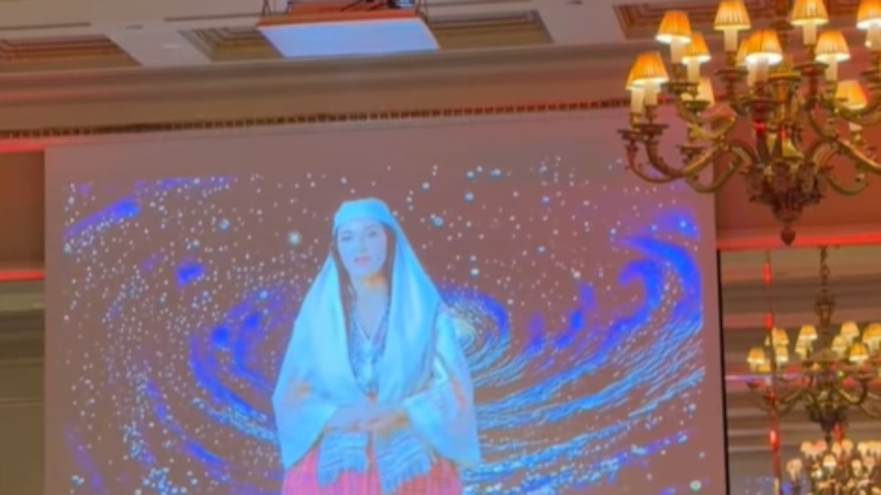 VIDEO  Ministrja Diella merr pjesë në Festën Kombëtare shqiptare në Athinë  do të takohet me ministra e zyrtarë të lartë