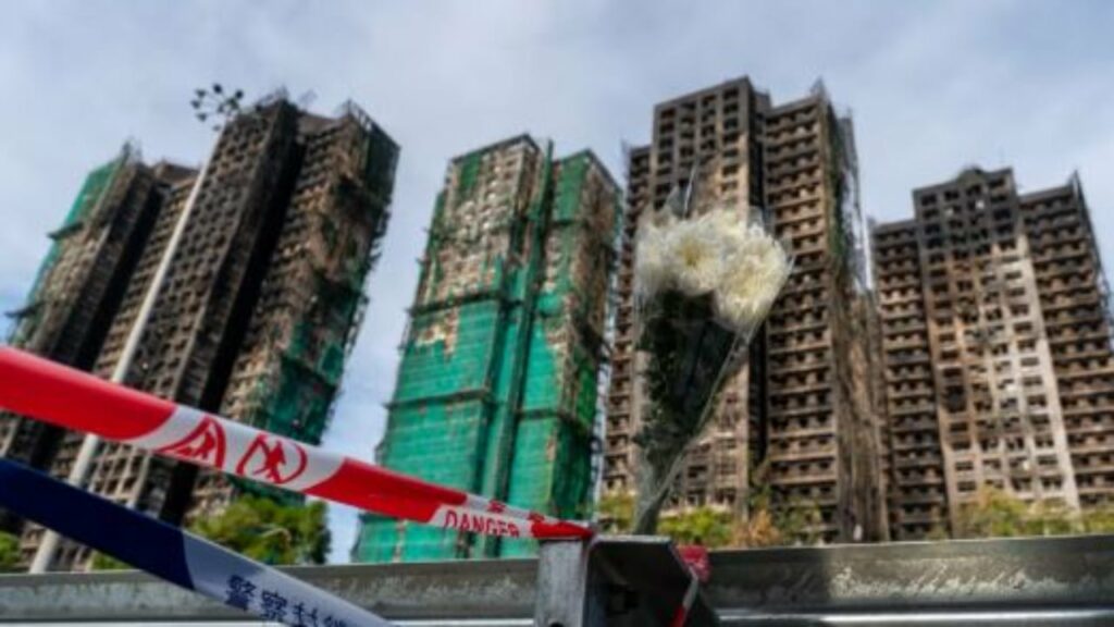 zjarri me vdekjeprures ne hong kong nder vite arrestohen edhe 8 persona te tjere mes tyre edhe drejtore te kompanive 6929a8c84b50f