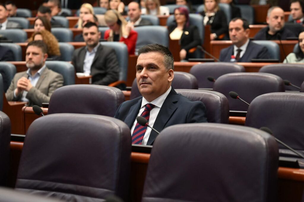 Ministri Hoxha merr drejtimin e ambientit jetësor, fokus në rezultate dhe transparencë 3 FB IMG 1766599299523