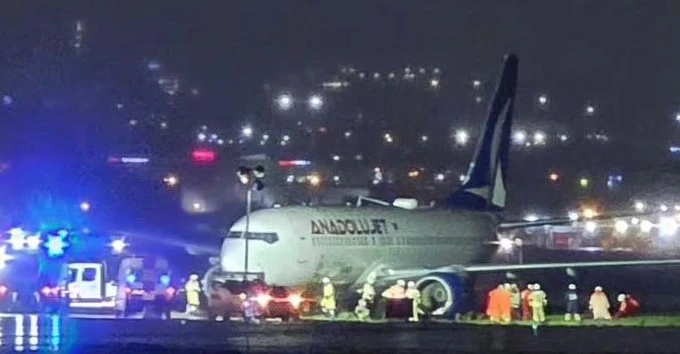 Aeroplani i linjës Prishtinë – Stamboll doli nga pista pas aterrimit 1 aeroplani i linjes prishtine stamboll doli nga pista pas aterrimit 693629d378387