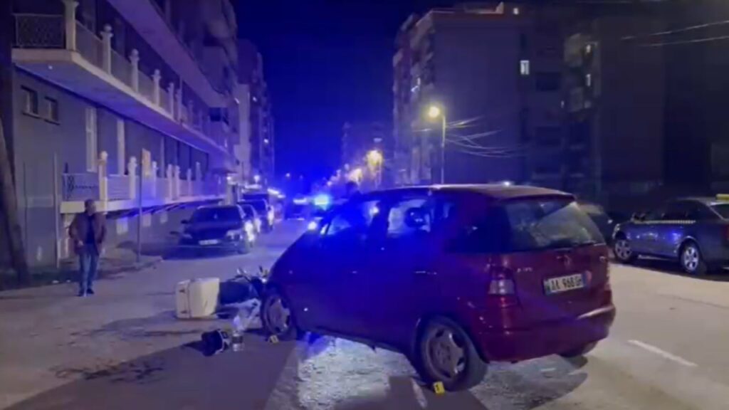 Aksident në Korçë, automjeti përplaset me motorin, nuk raportohet për viktima 2 aksident ne korce automjeti perplaset me motorin nuk raportohet per viktima 69542b03d213c