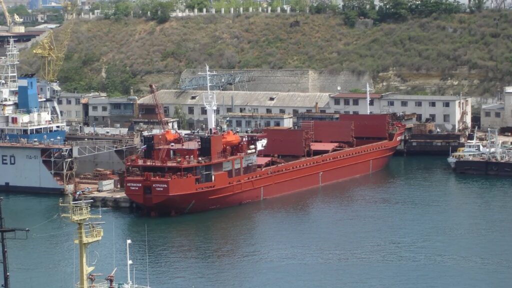 Aksident tragjik në anijen panameze që ndodhej në Durrës, 24-vjeçari bie në kontakt me energjinë elektrike dhe humb jetën 3 aksident tragjik ne anijen panameze qe ndodhej ne durres 24 vjecari bie ne kontakt me energjine elektrike dhe humb jeten 6935bc64c70c4