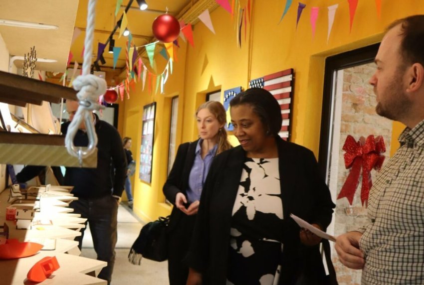 Ambasada amerikane me një iniciativë të re në Pejë, ja për çka bëhet fjalë 1 ambasada amerikane me nje iniciative te re ne peje ja per cka behet fjale 6943efced66f3