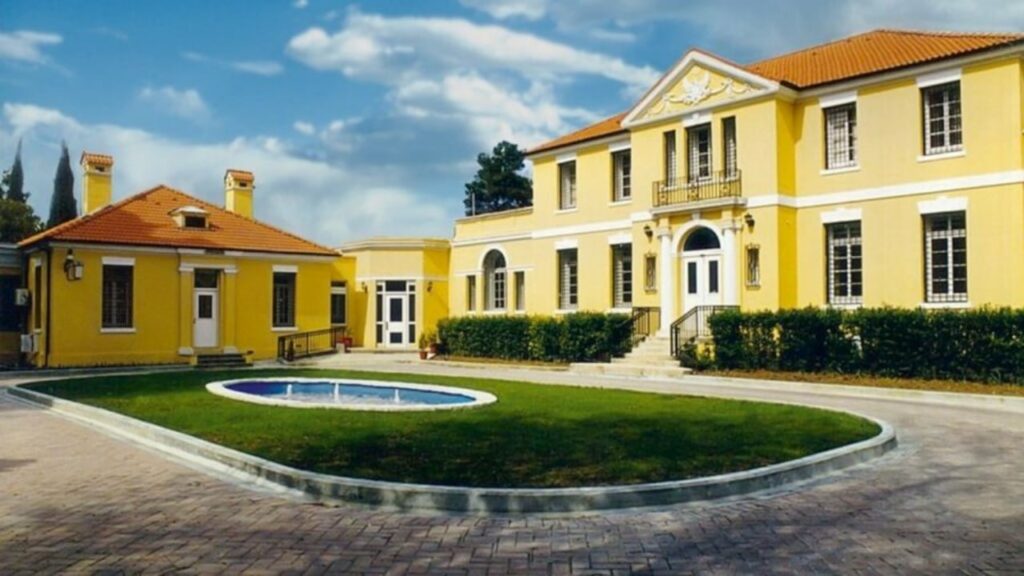 ambasada e shba ne tirane u uron shqiptareve nderrimin e viteve partneriteti yne vazhdon te forcohet festojme arritjet tona me te medha 6955606378fe4