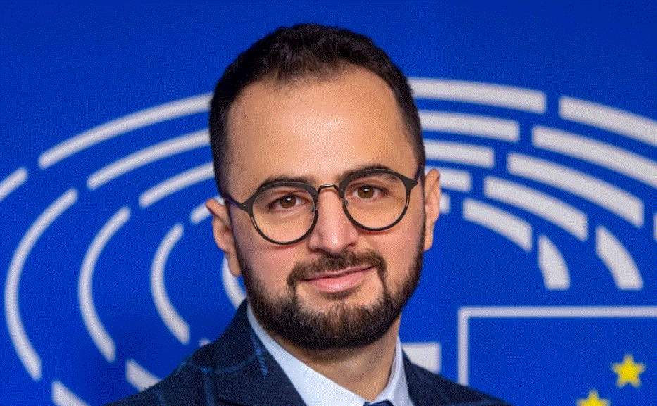 avokat i popullit me firmat e pd dhe me votat e ps reagon endrit shabani 693bcc73a5a3c