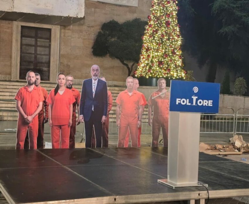 balluku tahiri veliaj dhe cyrbja me veshje burgu rama mes zyrtareve me dosje ne spak pd vendos banderolen para kryeministrise gati foltorja 694047578838d