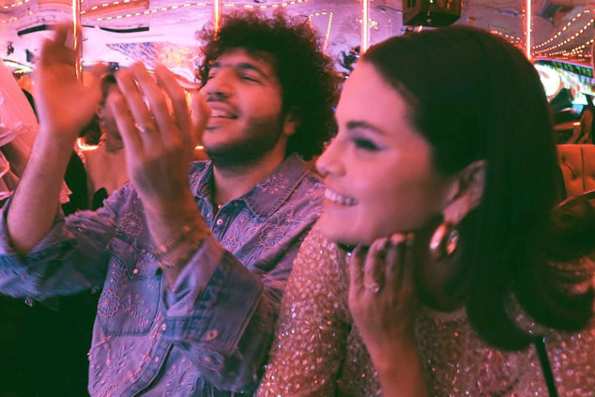 Benny Blanco surprizon Selena Gomez me dekorime romantike për Krishtlindje 2 benny blanco surprizon selena gomez me dekorime romantike per krishtlindje 693fc4604b1df