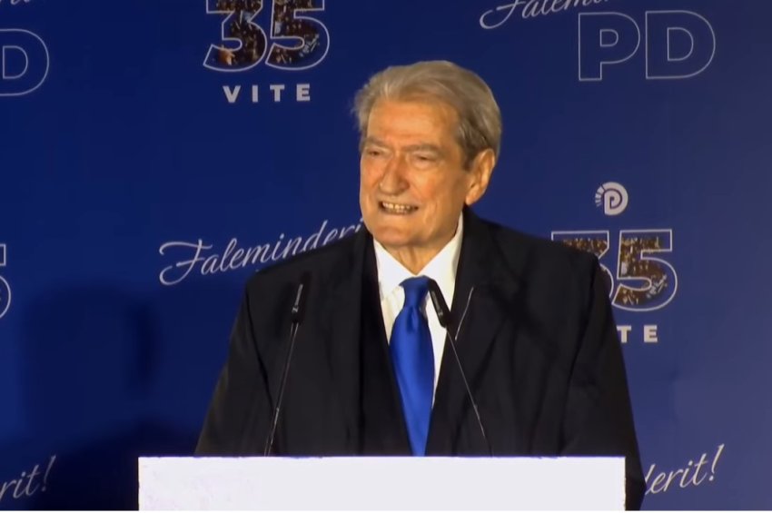 Berisha: Narkoshteti është po aq i dobët sa Partia e Punës më 1990, t’i japim goditjen përfundimtare! 2 berisha narkoshteti eshte po aq i dobet sa partia e punes me 1990 ti japim goditjen perfundimtare 693b1d75a9916