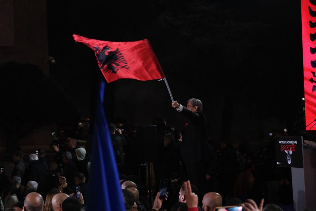 Berisha: Në fokusin e protestave do jetë parlamenti, kryeministria dhe Surreli 3 berisha ne fokusin e protestave do jete parlamenti kryeministria dhe surreli 6949c055c0987