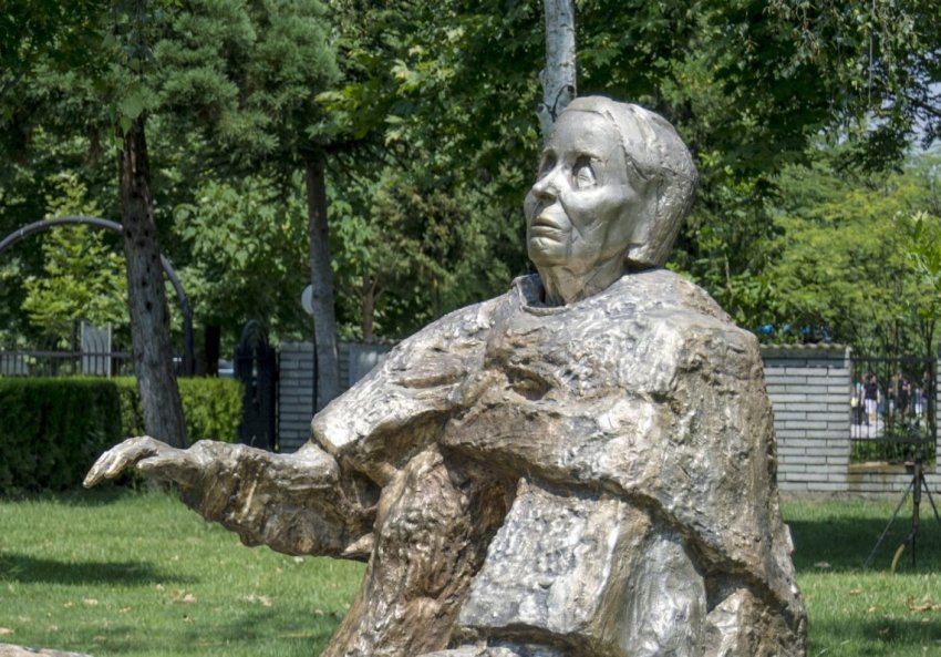 BIRN: Hija e Kremlinit pas Baba Vangës, si shpërndahen ‘profecitë’ e rreme në mediat shqiptare 2 birn hija e kremlinit pas baba vanges si shperndahen profecite e rreme ne mediat shqiptare 693728f82718e