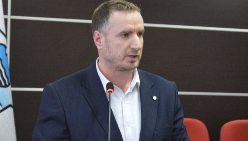 Fatmir Ademaj zgjidhet kryesues i Kuvendit të Komunës së Malishevës 3 fatmir ademaj zgjidhet kryesues i kuvendit te komunes se malisheves 69554b903663d