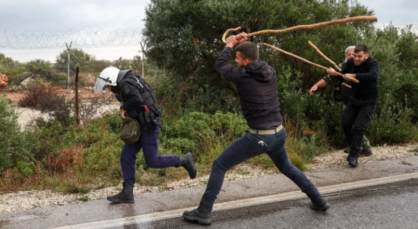fermeret paralajmerojne pershkallezimin e protestave greqia hyn ne ditet e fundit kritike perpara vitit te ri 6951c0e88f83d