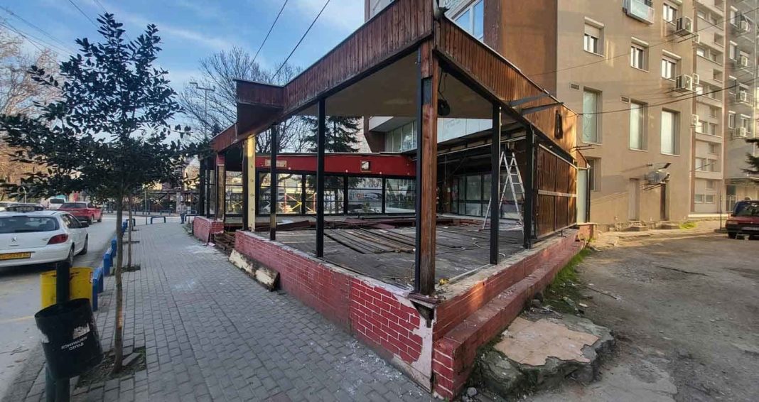 Fillon rrënimi i ndërtimeve “të egra” në qytetin e Kumanovës 1 fillon rrenimi i ndertimeve te egra ne qytetin e kumanoves 6944018f13cc6