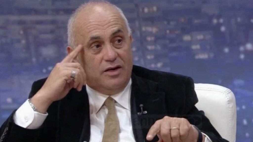 “Firmosëm se na dha shenjë tundja e flamurit”, Fuga ironizon deputetët e PD për zgjedhjen e Avokatit të Popullit: Robotë që i vënë në prizë dhe bëjnë si gjeli i orës sime të murit ku-ku-ku 3 firmosem se na dha shenje tundja e flamurit fuga ironizon deputetet e pd per zgjedhjen e avokatit te popullit robote qe i vene ne prize dhe bejne si gjeli i ores sime te murit ku k 693d6d247267f