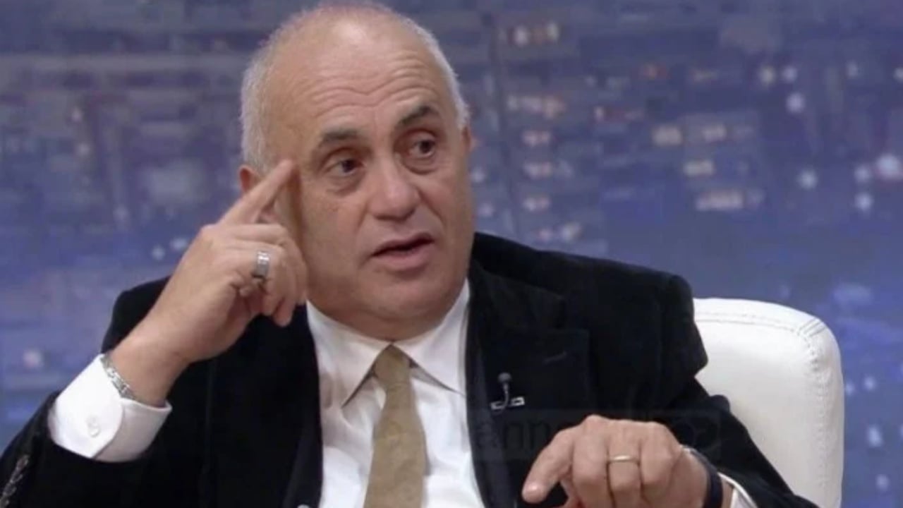 “Firmosëm se na dha shenjë tundja e flamurit”, Fuga ironizon deputetët e PD për zgjedhjen e Avokatit të Popullit: Robotë që i vënë në prizë dhe bëjnë si gjeli i orës sime të murit ku-ku-ku 1 firmosem se na dha shenje tundja e flamurit fuga ironizon deputetet e pd per zgjedhjen e avokatit te popullit robote qe i vene ne prize dhe bejne si gjeli i ores sime te murit ku k 693d6d247267f