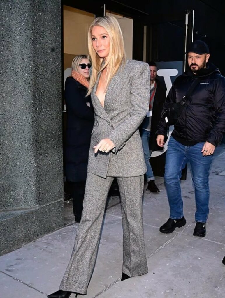 Gwyneth Paltrow surprizon në xhirime: paraqitet pa reçipeta dhe në skena intime me Timothée Chalamet në “Marty Supreme” 3 gwyneth paltrow surprizon ne xhirime paraqitet pa recipeta dhe ne skena intime me timothee chalamet ne marty supreme 69416a114d54e