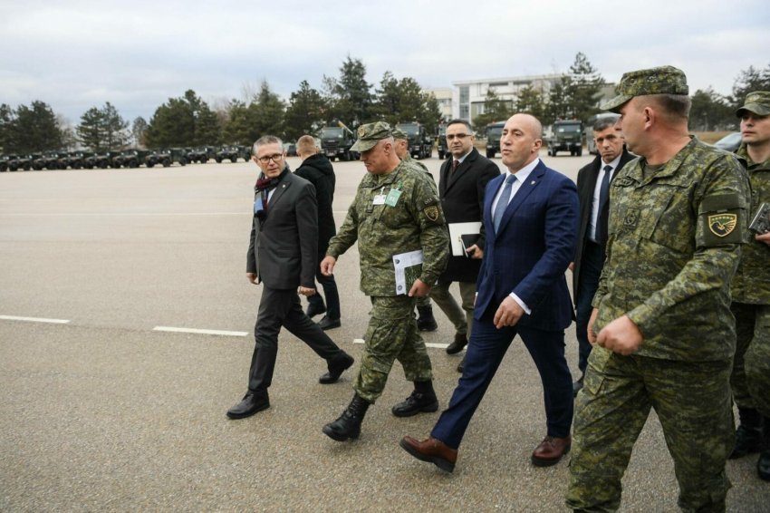 Haradinaj: Qeveria jonë mori vendimin historik për krijimin e Ushtrisë së Kosovës e cila lindi nga gjaku i derdhur! 1 haradinaj qeveria jone mori vendimin historik per krijimin e ushtrise se kosoves e cila lindi nga gjaku i derdhur 693e86d3230ae