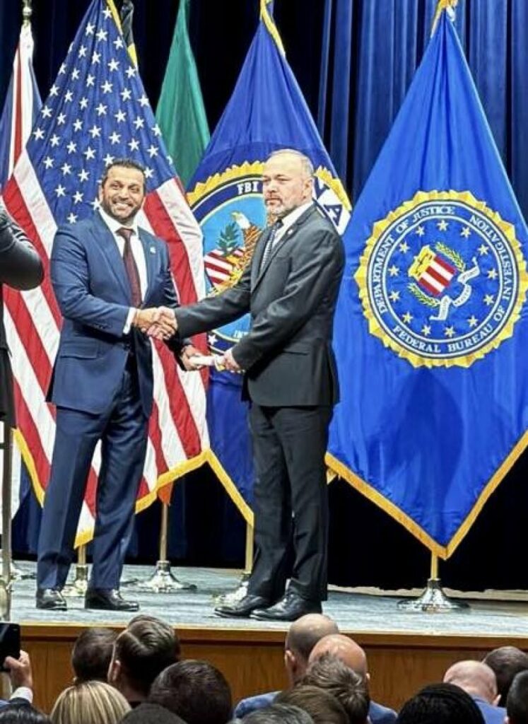 Hetuesi Eduart Kaloshi diplomohet në Akademinë Kombëtare të FBI-së 4 hetuesi eduart kaloshi diplomohet ne akademine kombetare te fbi se 6953b97509710