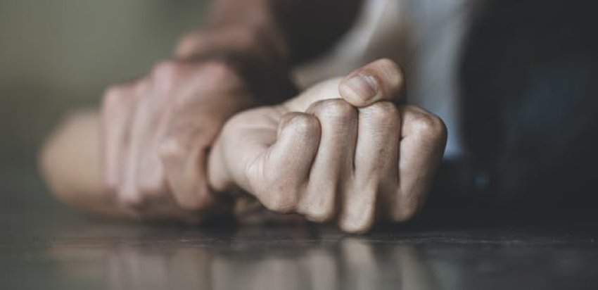 i kerkoi te punonte ore shtese e drogoi dhe me pas e perdhunoi punonjesen e tij 24 vjecare bie ne pranga pronari detajet tronditese qe 6945e332f012d