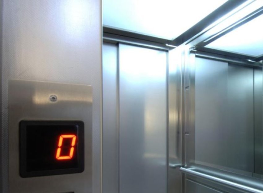 Inspektorati e ndalon përdorimin e ashensorit në Gjinekologji  nuk i plotëson kushtet dhe paraqet rrezik