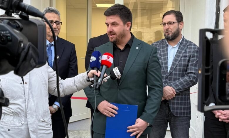 Iseni: Poliklinika e Haraçinës tani ofron kushte moderne për shërbim më funksional 1 iseni poliklinika e haracines tani ofron kushte moderne per sherbim me funksional 6944a3338021a