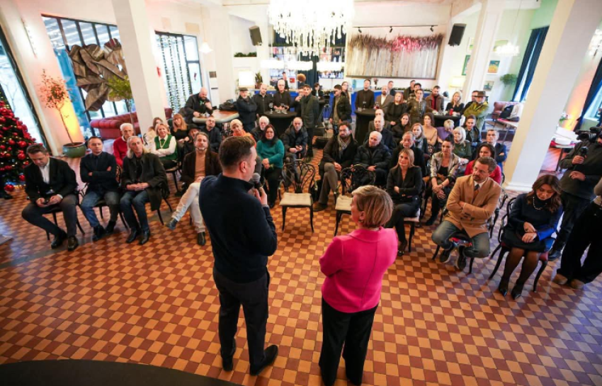 Kandidat për kryeministër, Abdixhiku prezanton vizionin e LDK-së për mbështetjen e artit dhe kulturës 3 kandidat per kryeminister abdixhiku prezanton vizionin e ldk se per mbeshtetjen e artit dhe kultures 695005913b08b