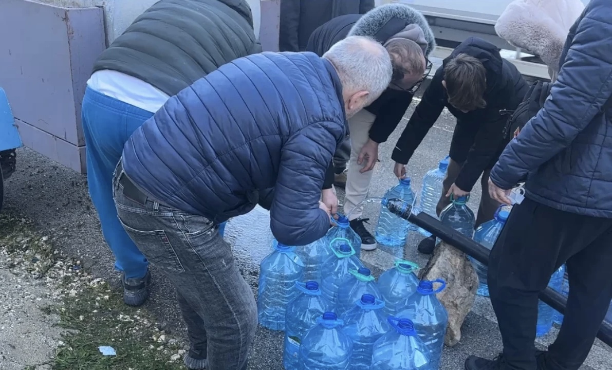 kater dite pa uje qytetaret e vlores dynden te burimi i ujit te ftohte 6952521291cf4