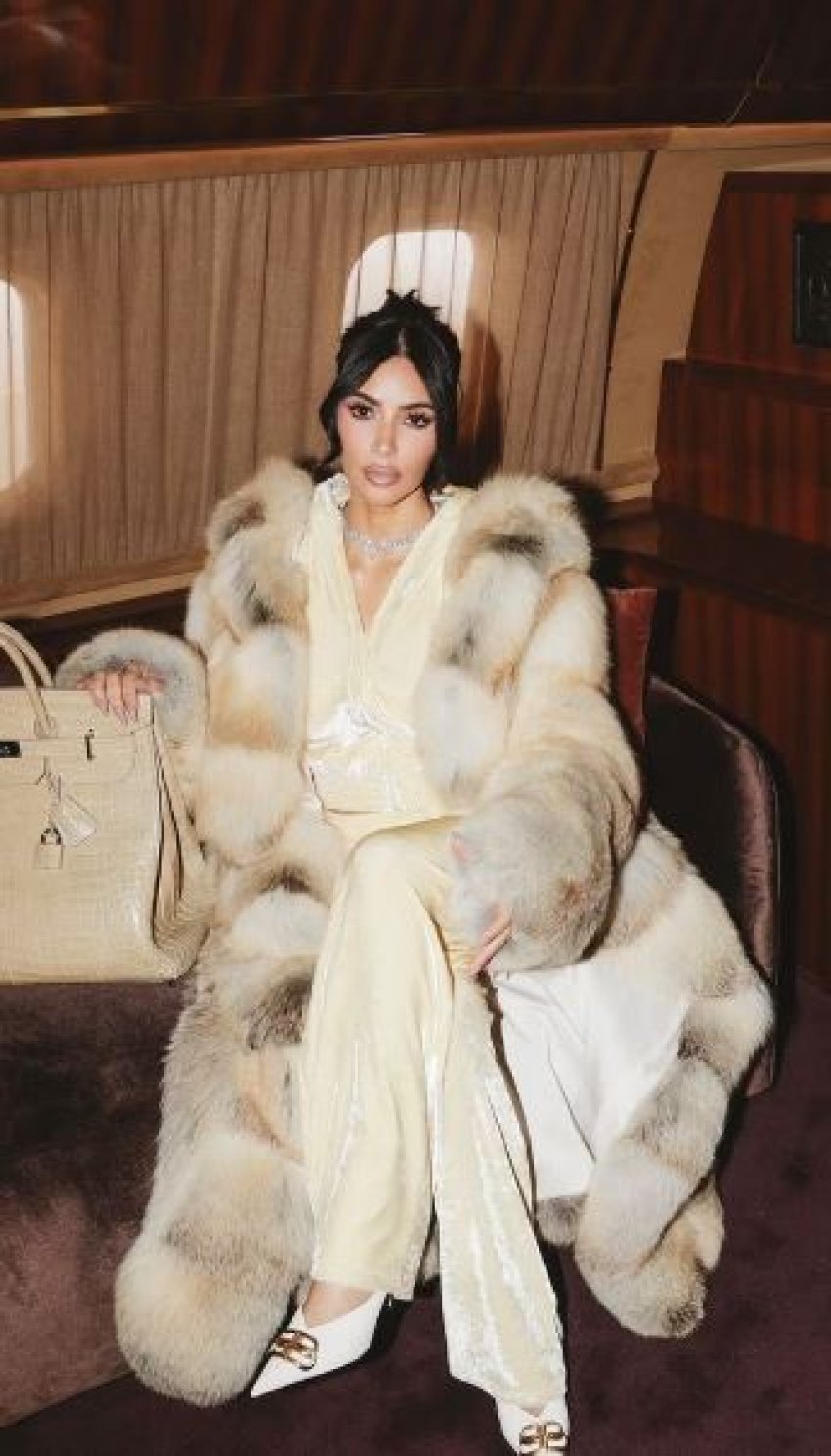 kim kardashian publikon prapaskenat glamuroze te serialit te saj alls fair 693062b4ab763