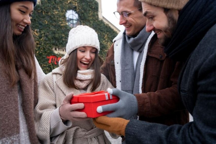 Krishtlindje dhe Viti i Ri, dhurata më e madhe është ajo që jep 3 krishtlindje dhe viti i ri dhurata me e madhe eshte ajo qe jep 69450a3149fc4