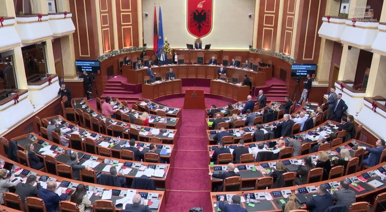 Kuvendi i hap rrugën  Paqes Fiskale  me 75 vota pro  rrëzohen propozimet e Erion Braçes për burimin e parave