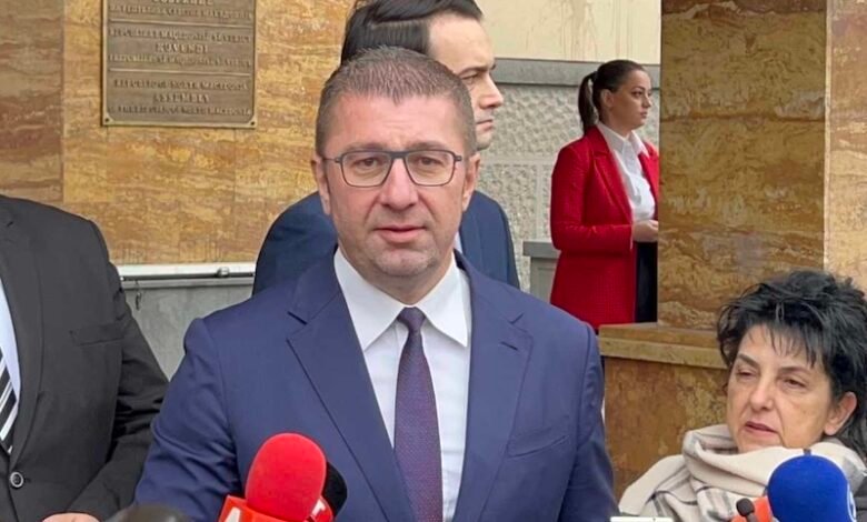 Mickoski: Do ta lë politikën përgjithmonë nëse Filipçe gjen një emigrant të vetëm si pjesë të ndonjë marrëveshje me Britaninë 3 mickoski do ta le politiken pergjithmone nese filipce gjen nje emigrant te vetem si pjese te ndonje marreveshje me britanine 69396e7db67ea