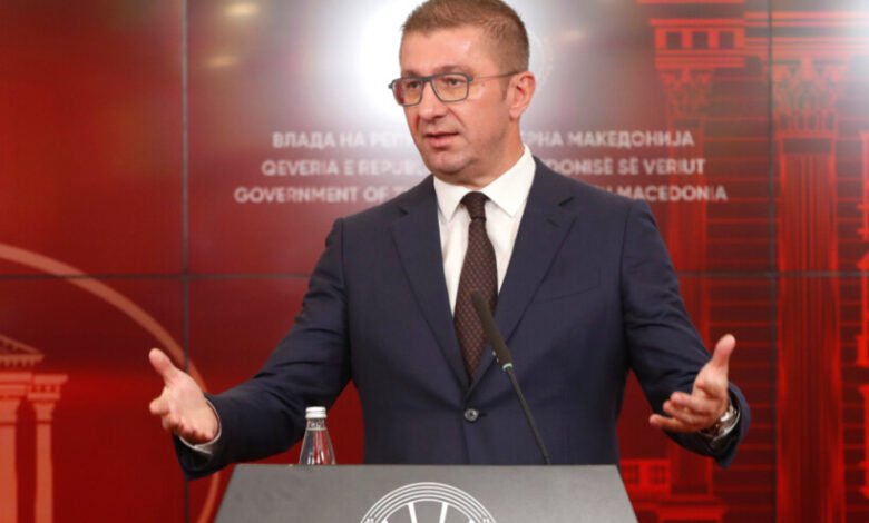Mickoski: Sa të jem unë kryeministër, nuk do të ngrihet asnjë tendë me migrantë ilegalë 2 mickoski sa te jem une kryeminister nuk do te ngrihet asnje tende me migrante ilegale 69388d74a0471