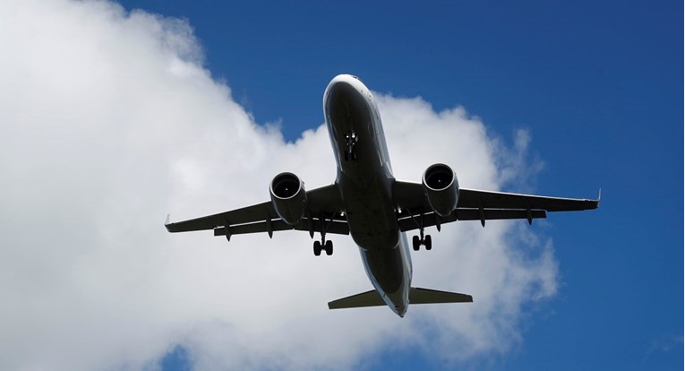 Mjegulla vështirëson aterimin e aeroplanëve në Shkup 3 mjegulla veshtireson aterimin e aeroplaneve ne shkup 6946a48ec2f0f