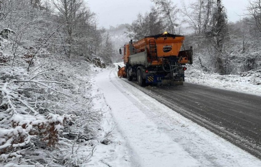 MMPHI: Jemi gati për kriposje e pastrim rrugësh pas reshjeve të borës 1 mmphi jemi gati per kriposje e pastrim rrugesh pas reshjeve te bores 694d46798da79