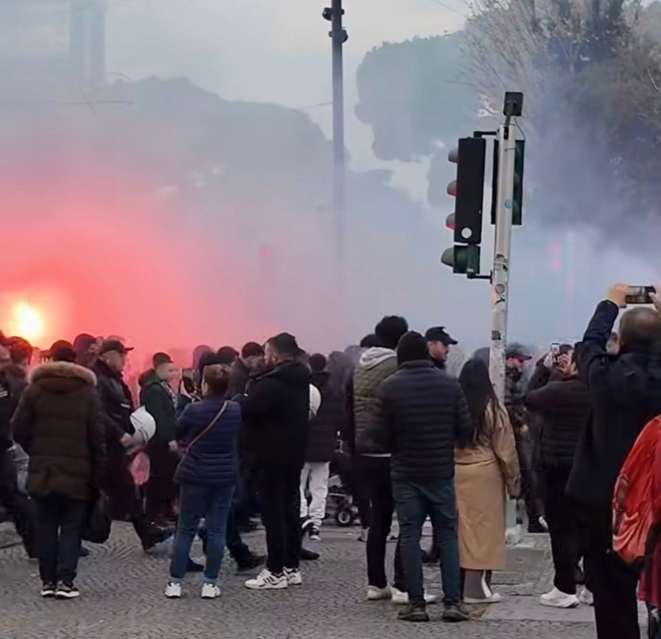 Ndeshja mes Tiranës dhe Partizanit, bllokohen disa rrugë në kryeqytet 1 ndeshja mes tiranes dhe partizanit bllokohen disa rruge ne kryeqytet 6935a57302e62