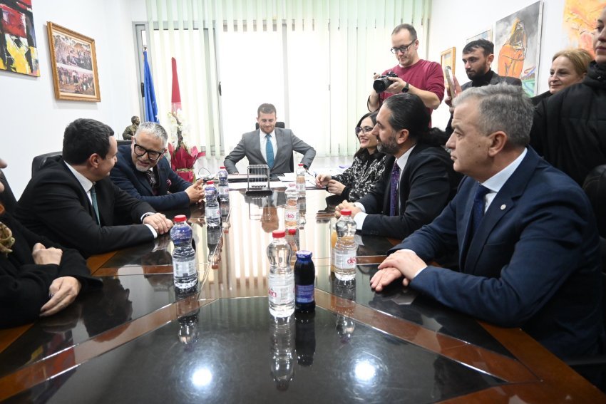 Nënshkruhet marrëveshja për ndërtimin e QKMF-së së re në Fushë Kosovë 4 nenshkruhet marreveshja per ndertimin e qkmf se se re ne fushe kosove 6942f2b11babe