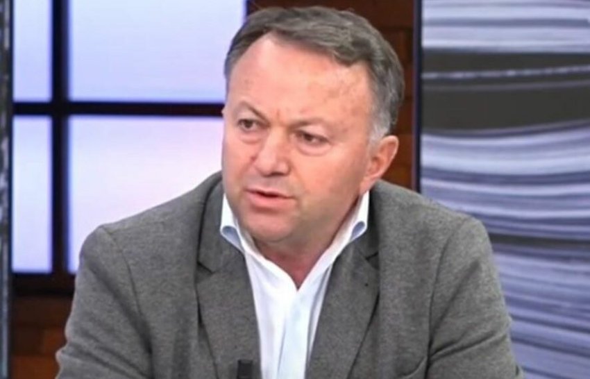 Ngjarja në Durrës ngre pikëpyetje/ Gazetari shpjegon përdorimet e pajisjeve përgjuese 2 ngjarja ne durres ngre pikepyetje gazetari shpjegon perdorimet e pajisjeve pergjuese 69374518173a1