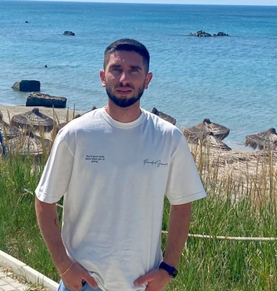 “Nuk vij në shtëpi, nëse…”/ 27-vjeçari u gjet i djegur në makinën e tij, zbardhet ngjarja e rëndë në Qafën e Llogarasë 2 nuk vij ne shtepi nese 27 vjecari u gjet i djegur ne makinen e tij zbardhet ngjarja e rende ne qafen e llogarase 69409cf207a05