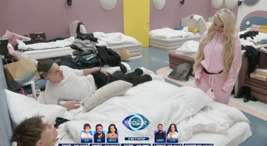 “Pa ta xiglu pak…”, çka po i kërkon Benita, Klodit? 3 pa ta xiglu pak cka po i kerkon benita klodit 6938bc32b548c