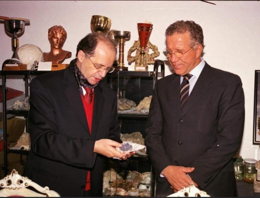 pacolli publikon foto krahas rugoves njeriu qe me qetesi te hekurt ndertoi themelet e shtetesise sone 692eb3c57b991